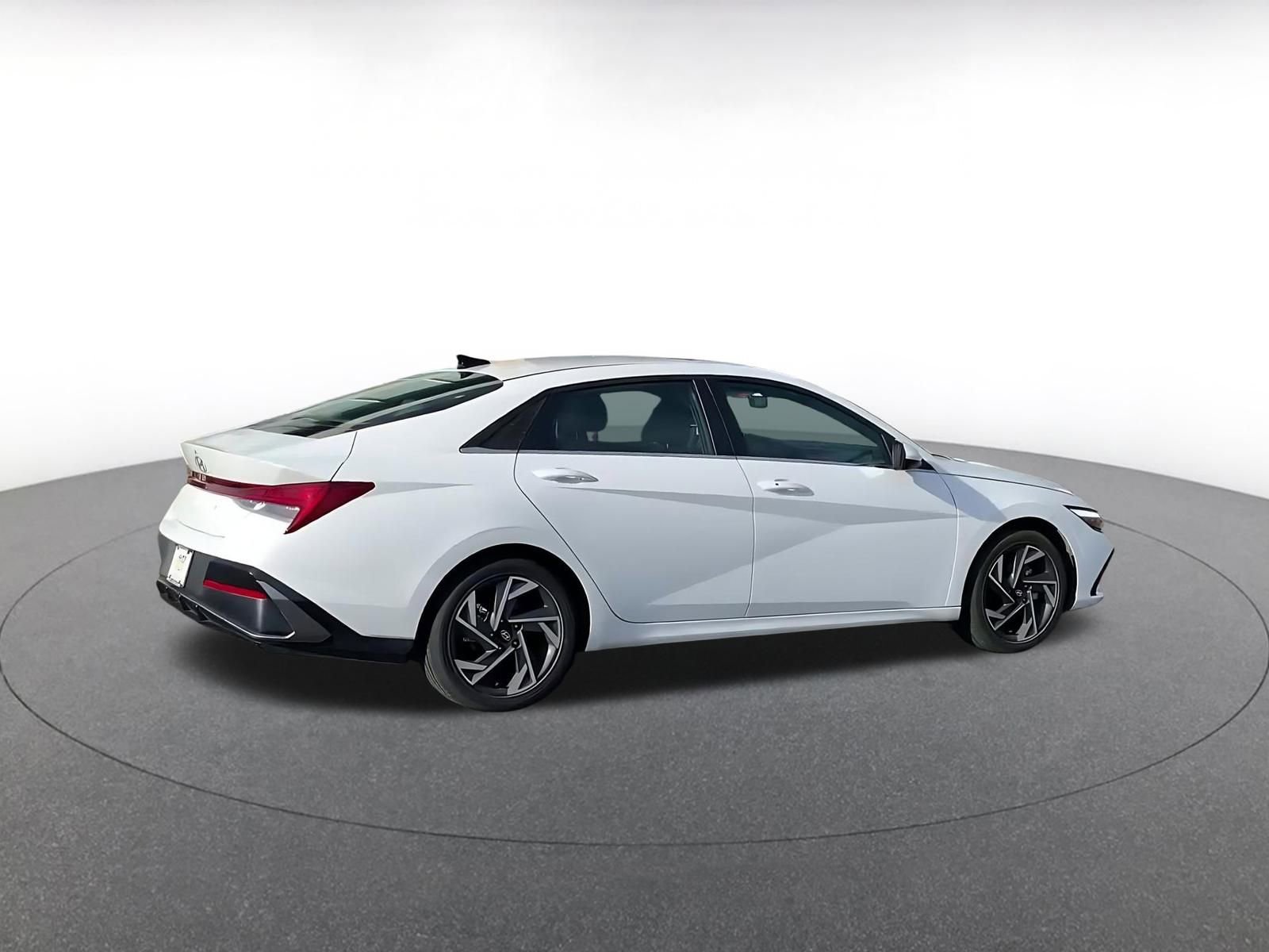 Thumbnail: 2025 Hyundai Elantra - 15