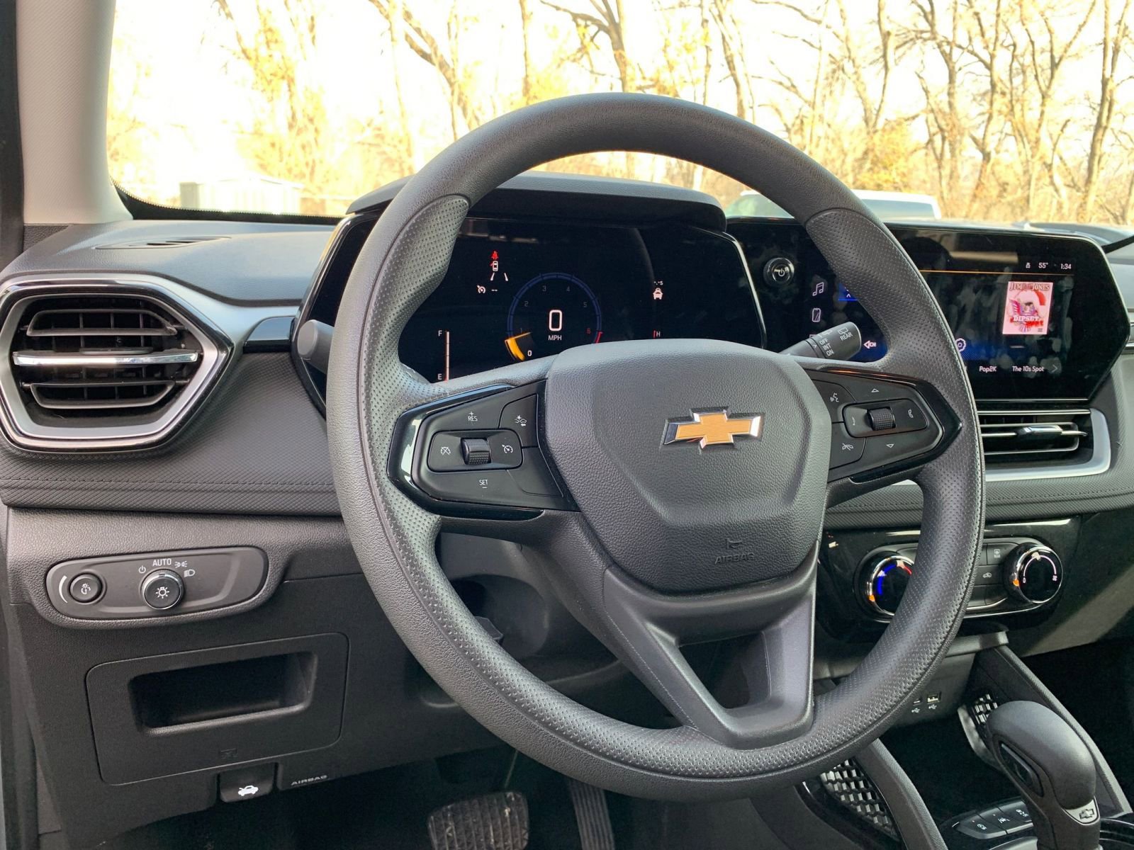 Thumbnail: 2025 Chevrolet TrailBlazer - 32