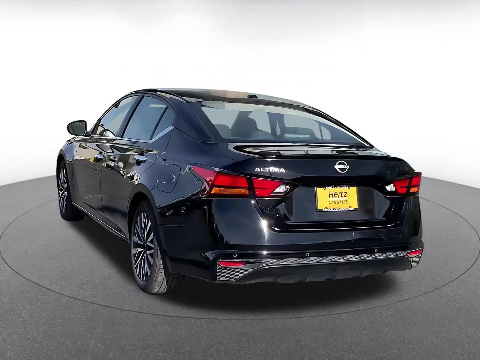 Thumbnail: 2025 Nissan Altima - 9