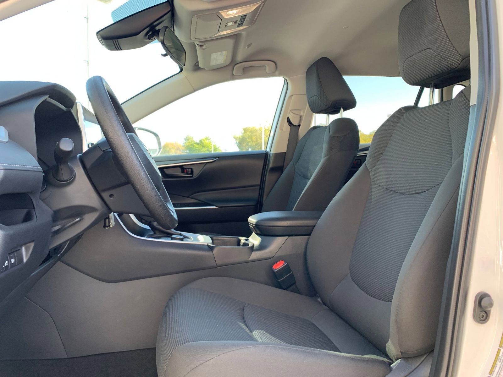 Thumbnail: 2025 Toyota RAV4 - 25