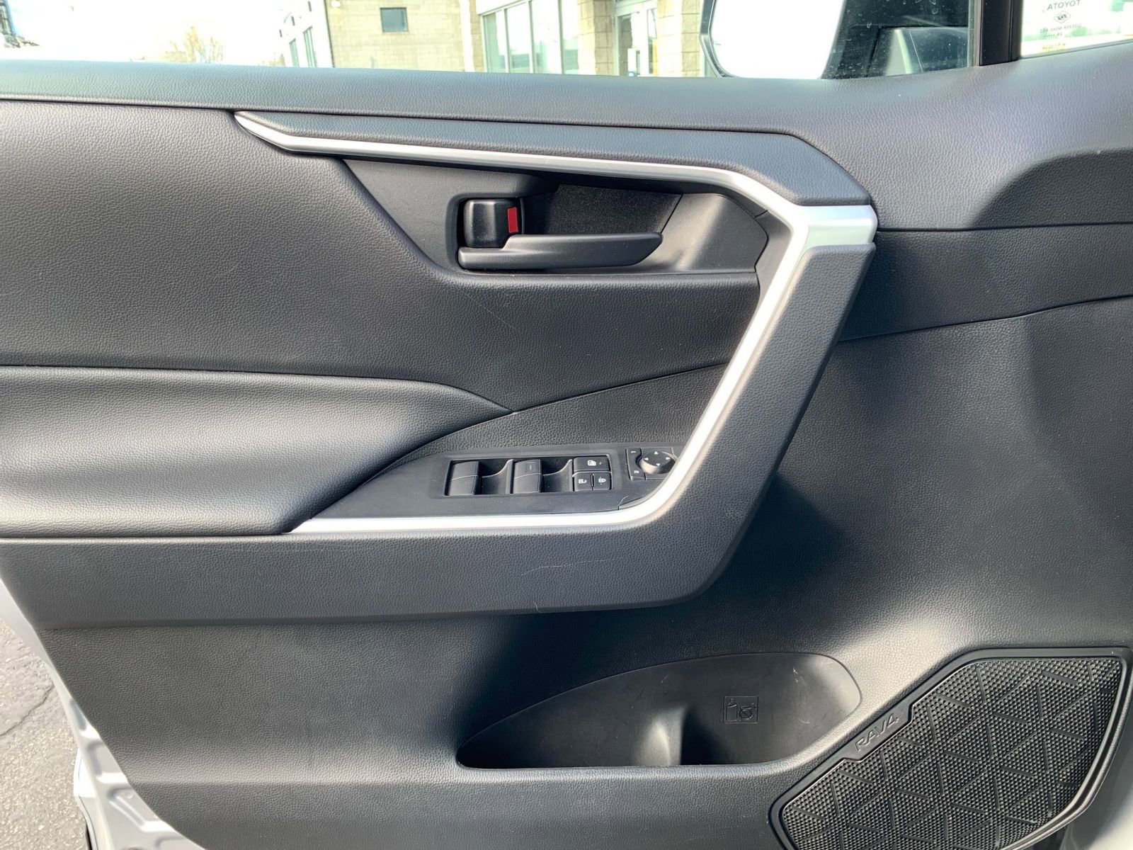 Thumbnail: 2025 Toyota RAV4 - 18