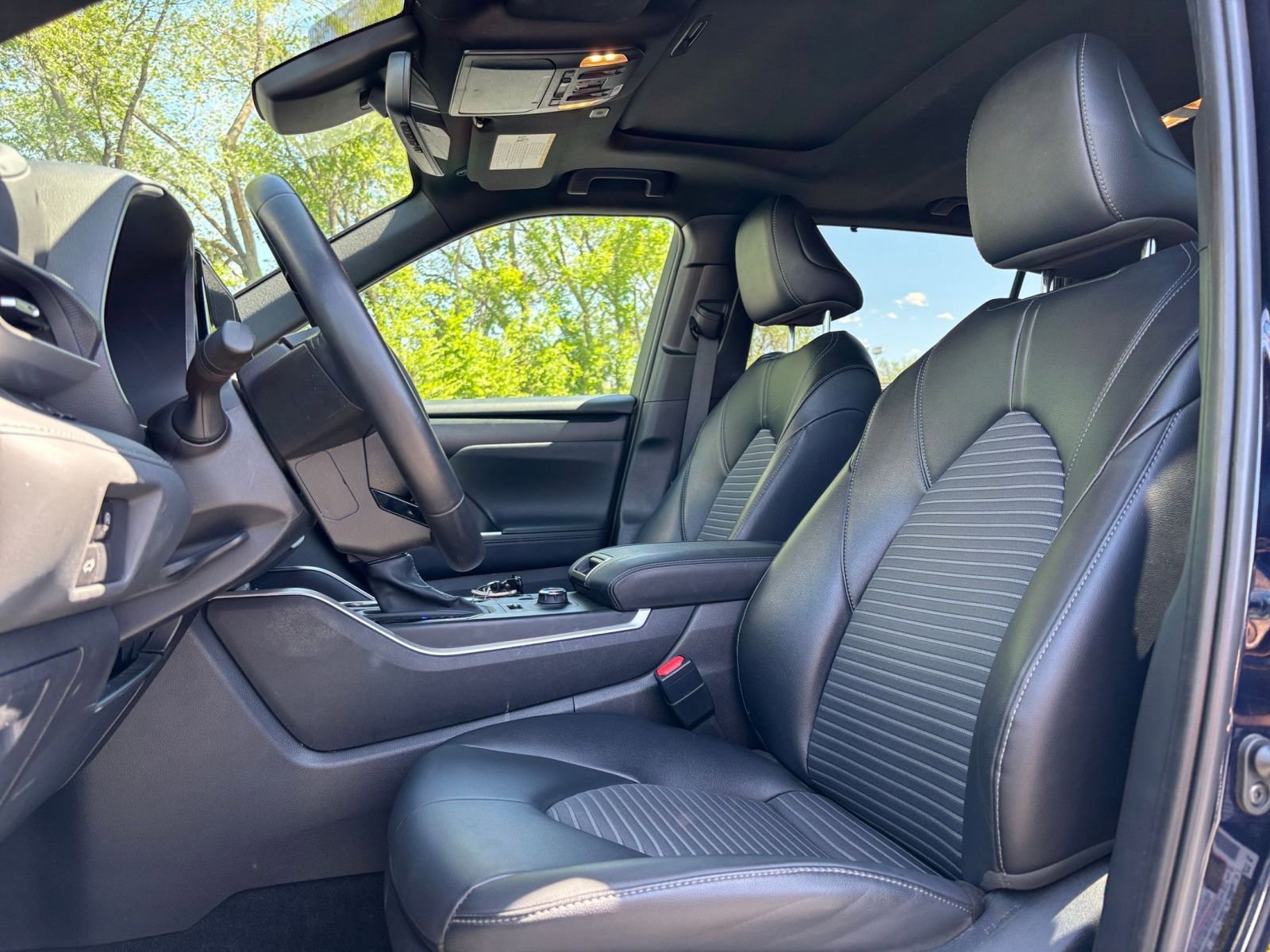 Thumbnail: 2025 Toyota Highlander - 28