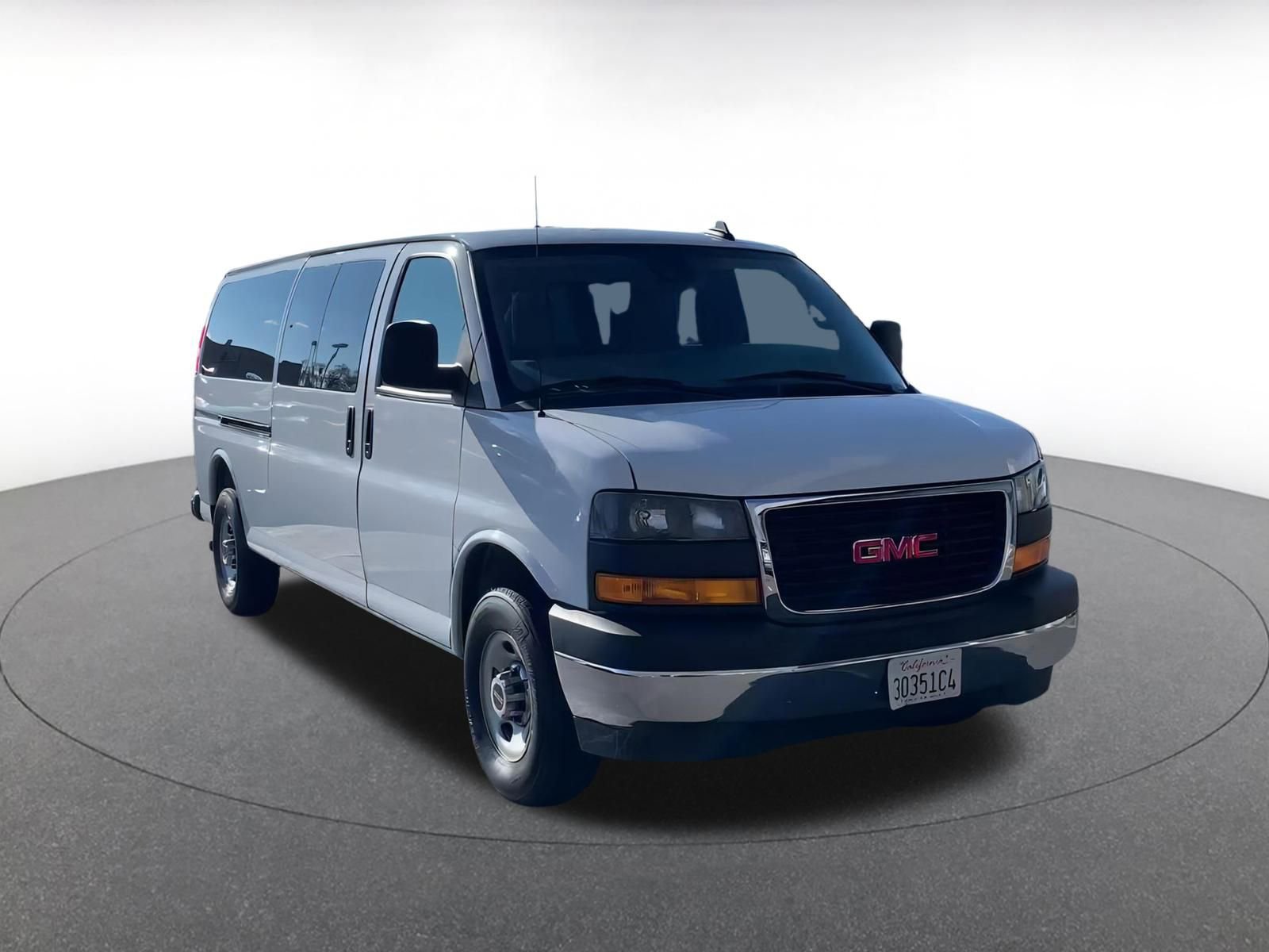 Thumbnail: 2025 GMC Savana - 3