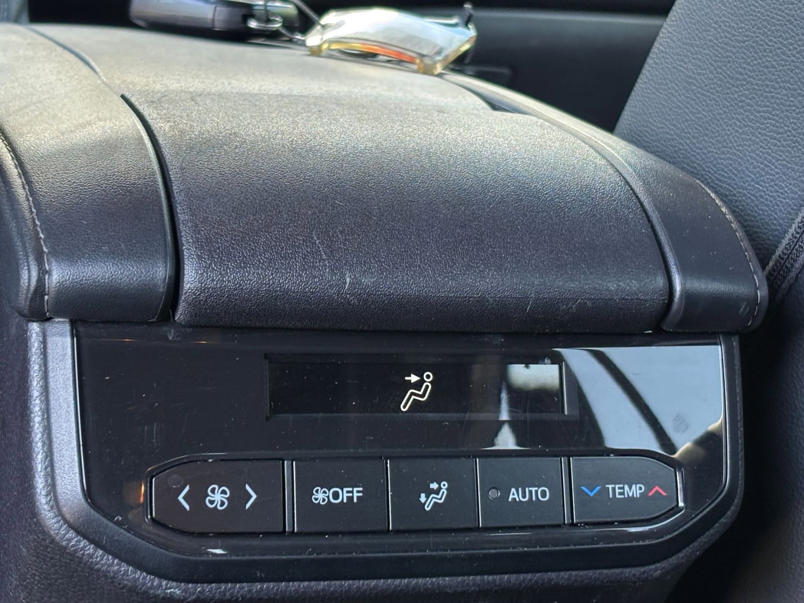 Thumbnail: 2025 Toyota Highlander - 24