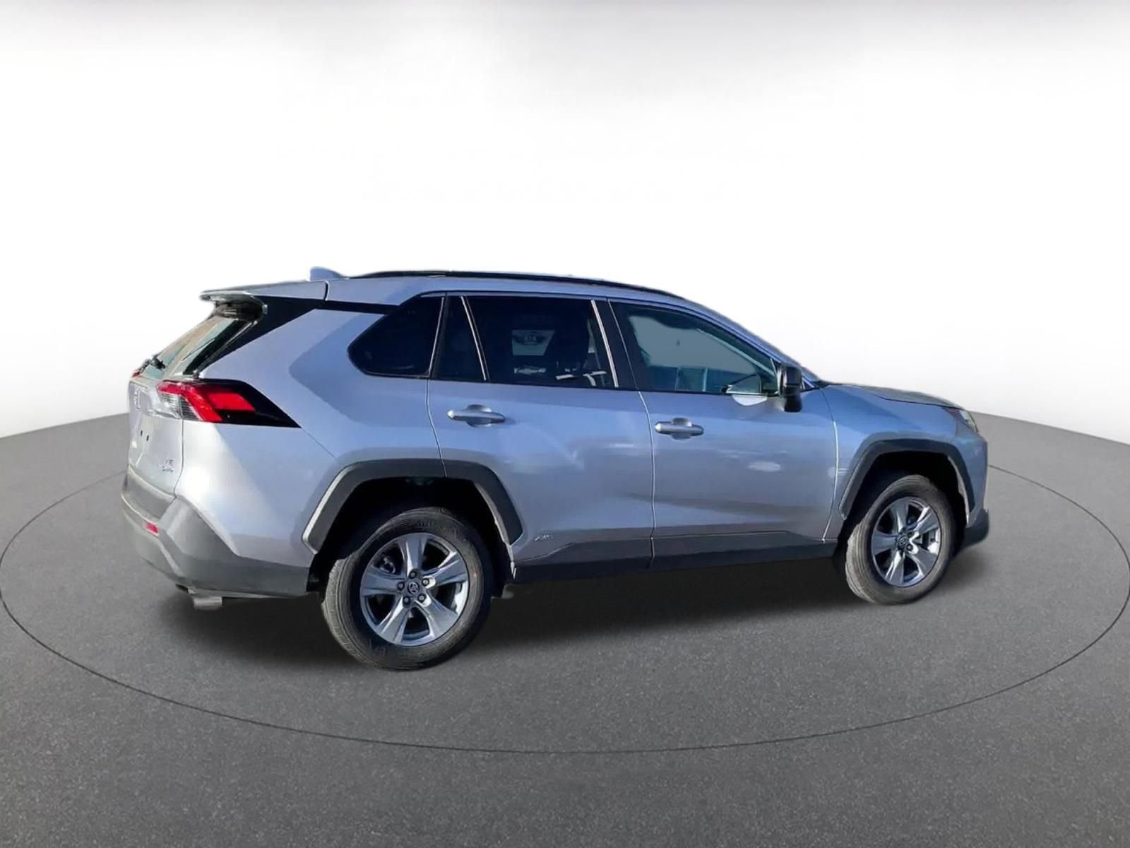 Thumbnail: 2025 Toyota RAV4 - 15