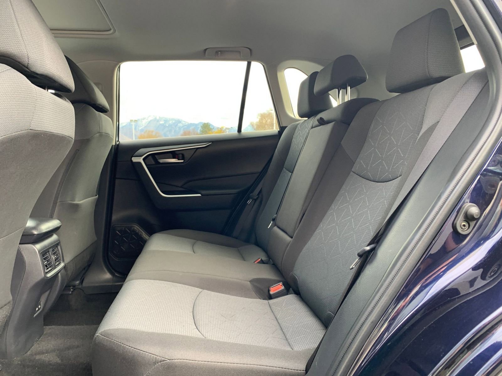 Thumbnail: 2025 Toyota RAV4 - 25