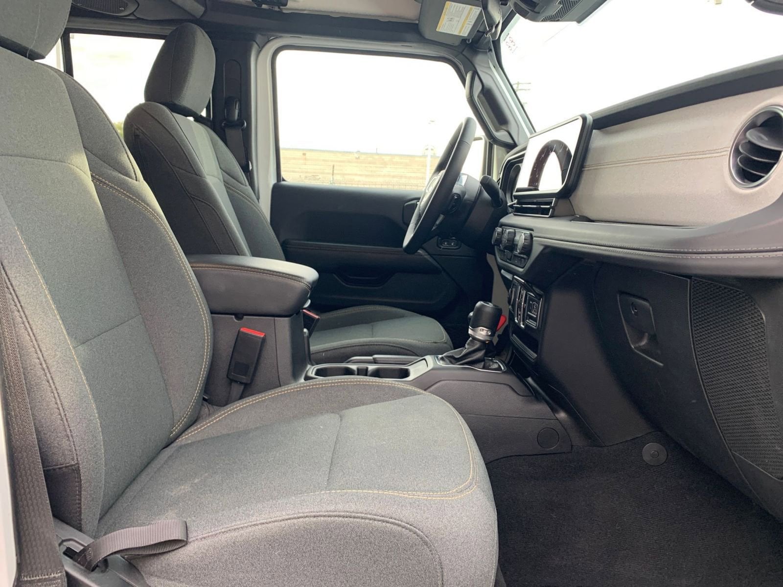 Thumbnail: 2025 Jeep Wrangler - 35