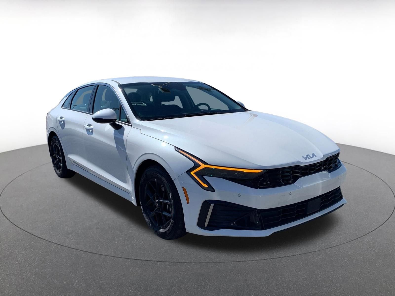 Thumbnail: 2025 Kia K5 - 1