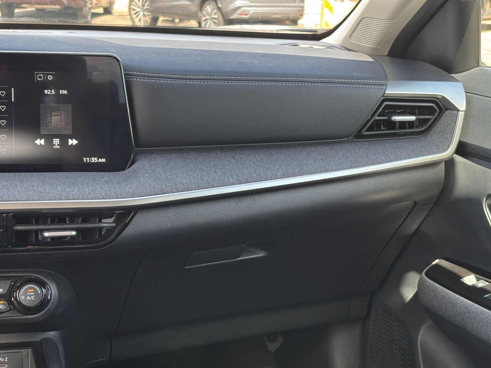 Thumbnail: 2026 Nissan Kicks - 33