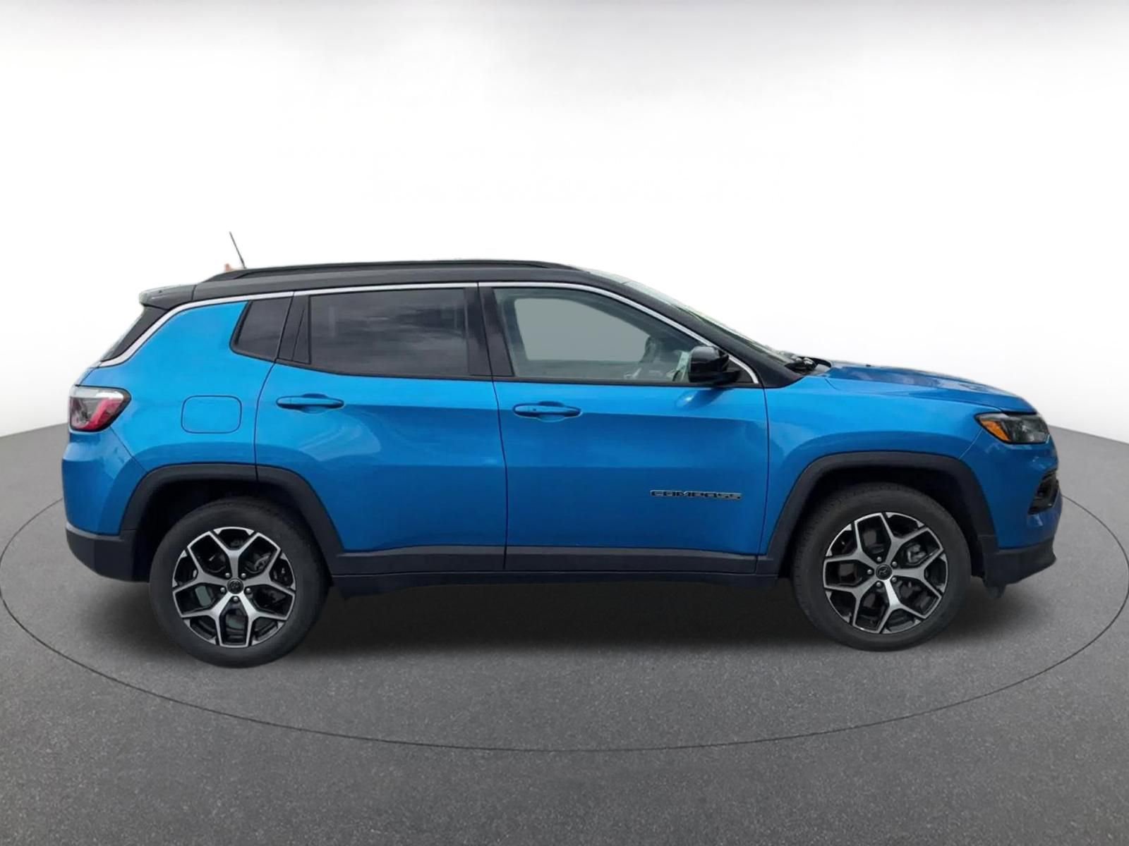 Thumbnail: 2025 Jeep Compass - 16