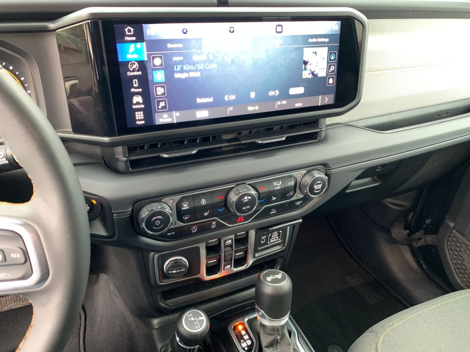 Thumbnail: 2025 Jeep Wrangler - 18