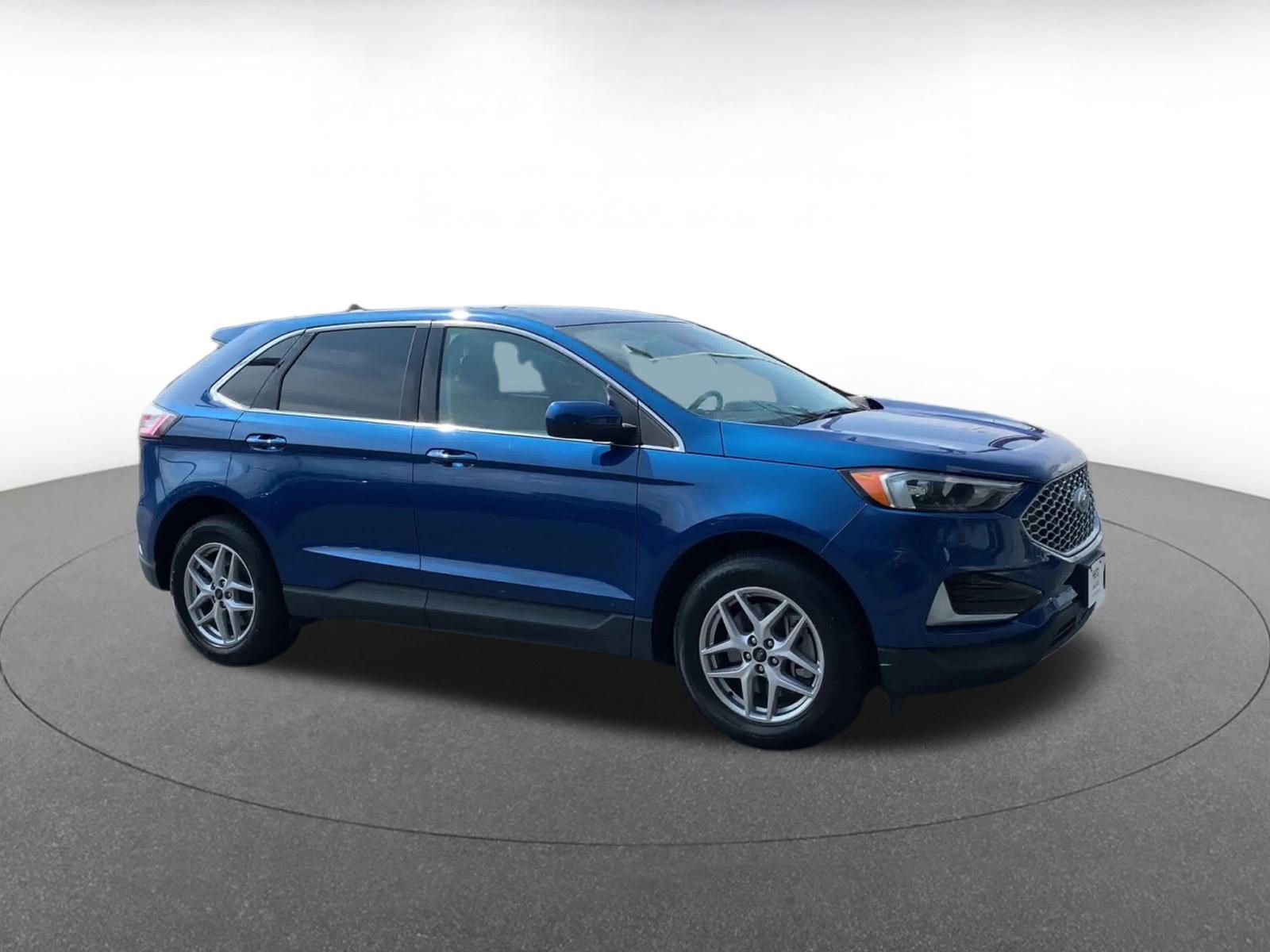 Thumbnail: 2023 Ford Edge - 2