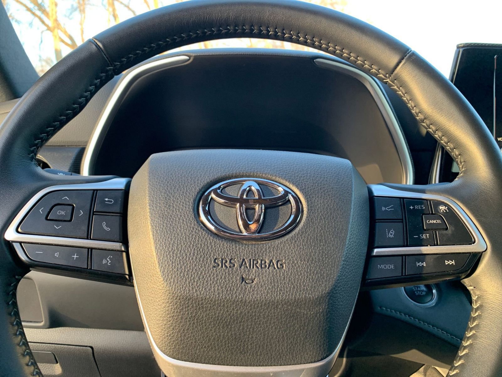 Thumbnail: 2025 Toyota Highlander - 30