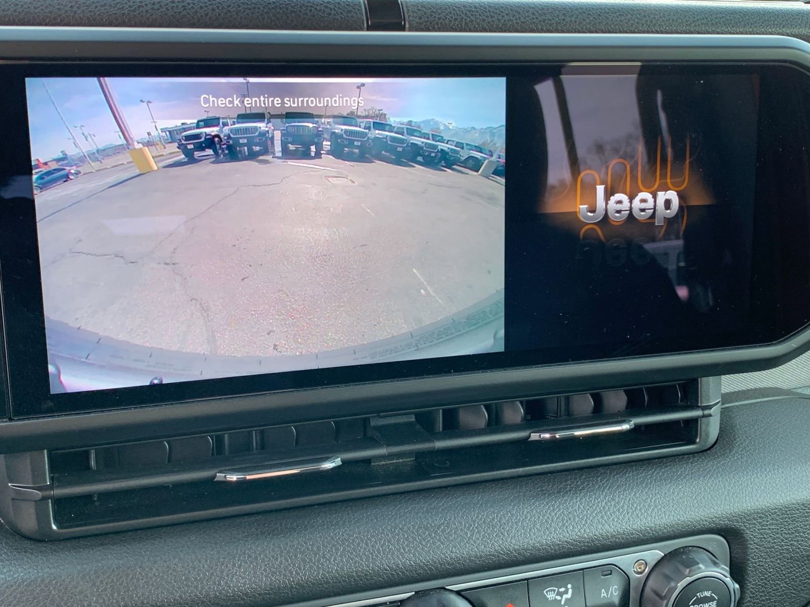 Thumbnail: 2025 Jeep Wrangler - 23