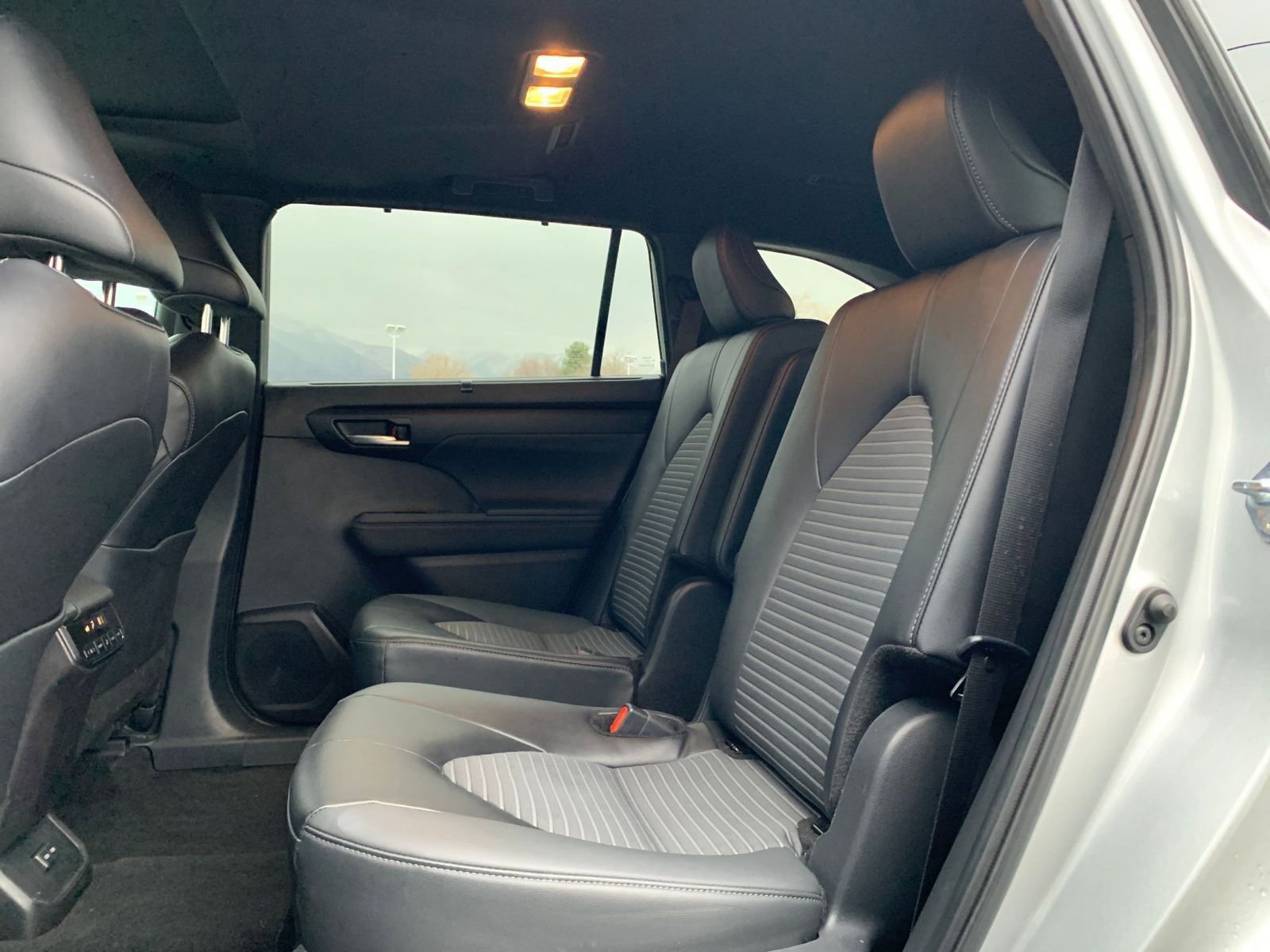 Thumbnail: 2025 Toyota Highlander - 28