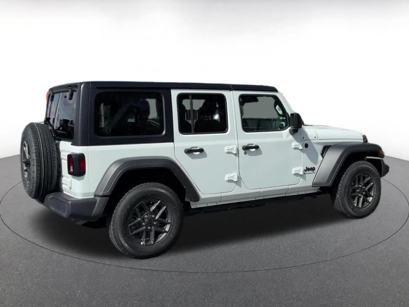 Thumbnail: 2025 Jeep Wrangler - 15