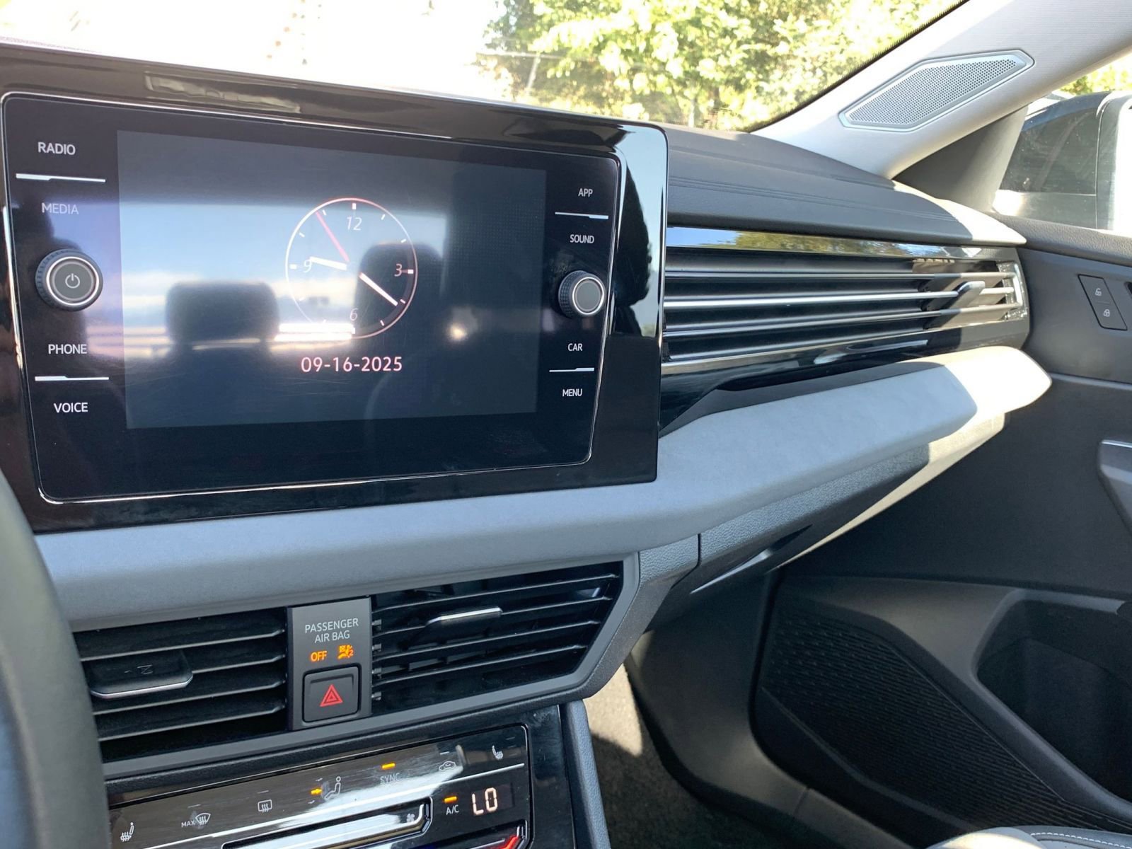 Thumbnail: 2025 Volkswagen Jetta - 18