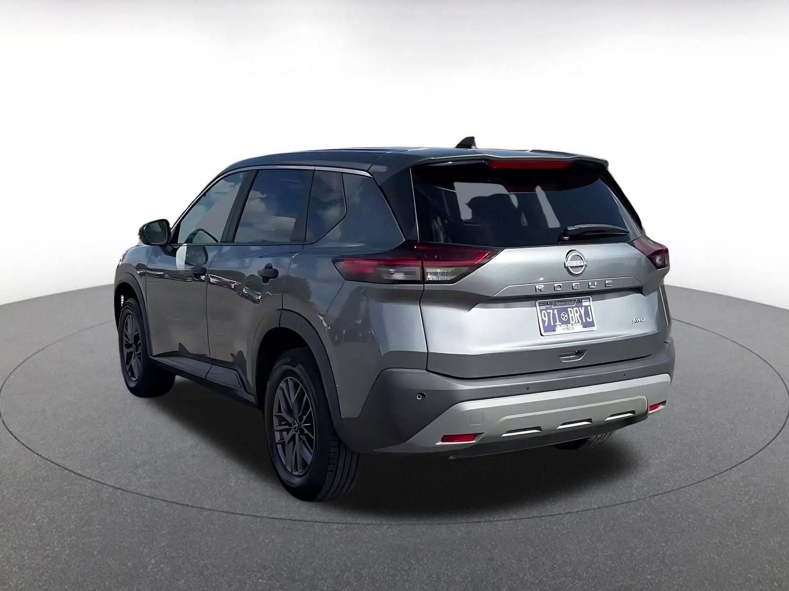 Thumbnail: 2023 Nissan Rogue - 10