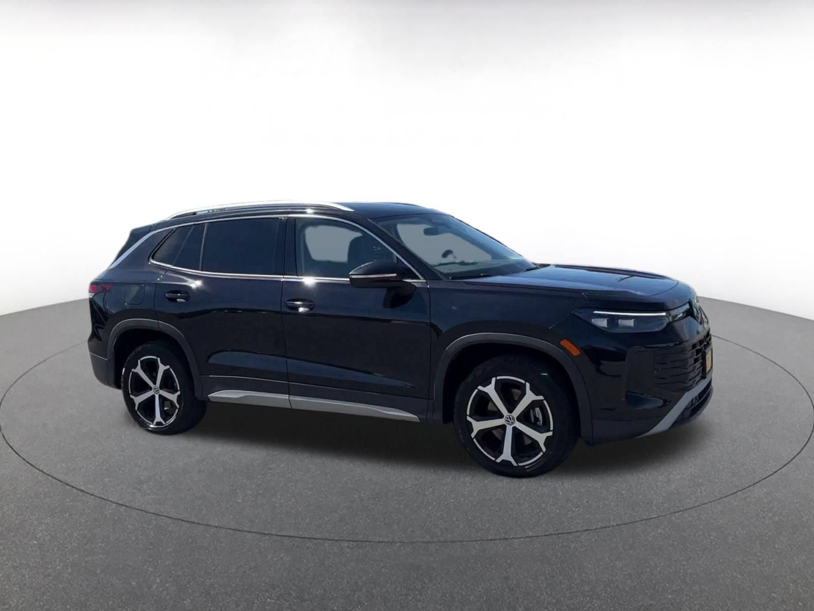 Thumbnail: 2026 Volkswagen Tiguan - 2