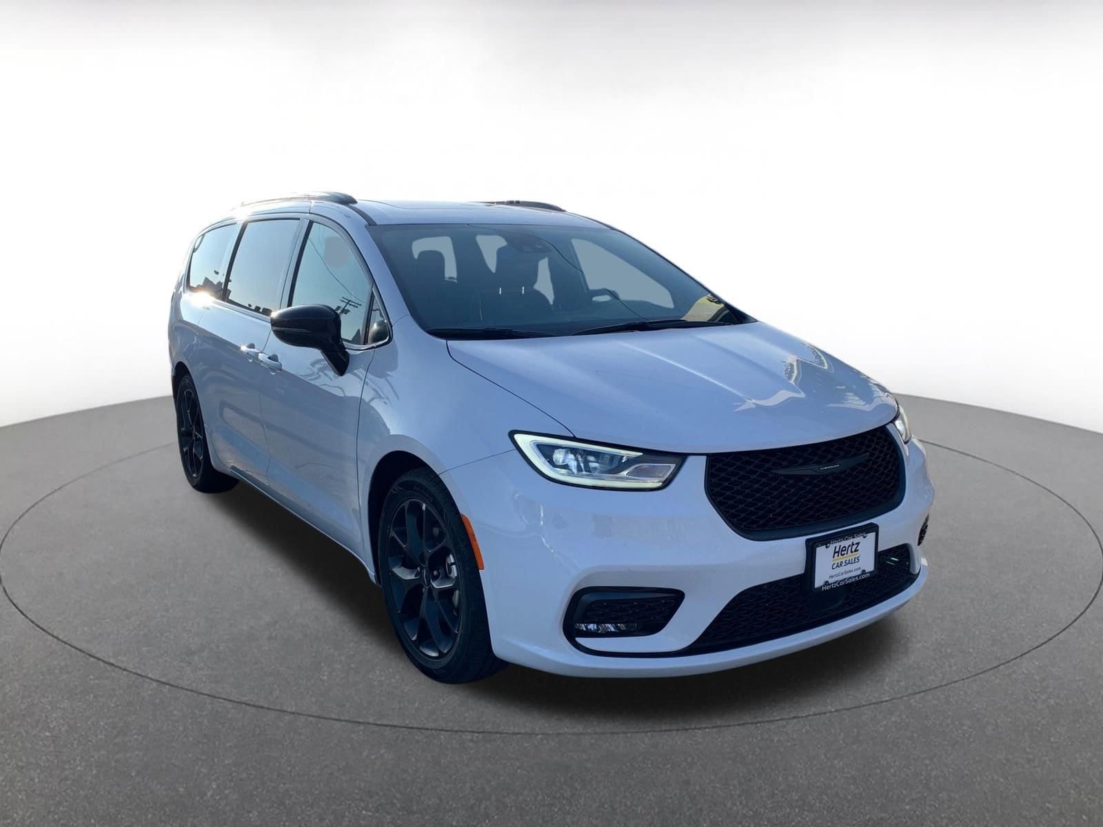 Thumbnail: 2025 Chrysler Pacifica - 1