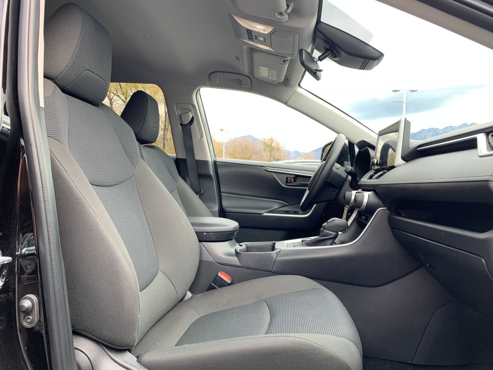 Thumbnail: 2025 Toyota RAV4 - 35