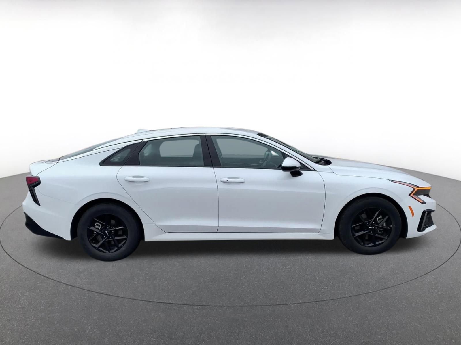 Thumbnail: 2025 Kia K5 - 16