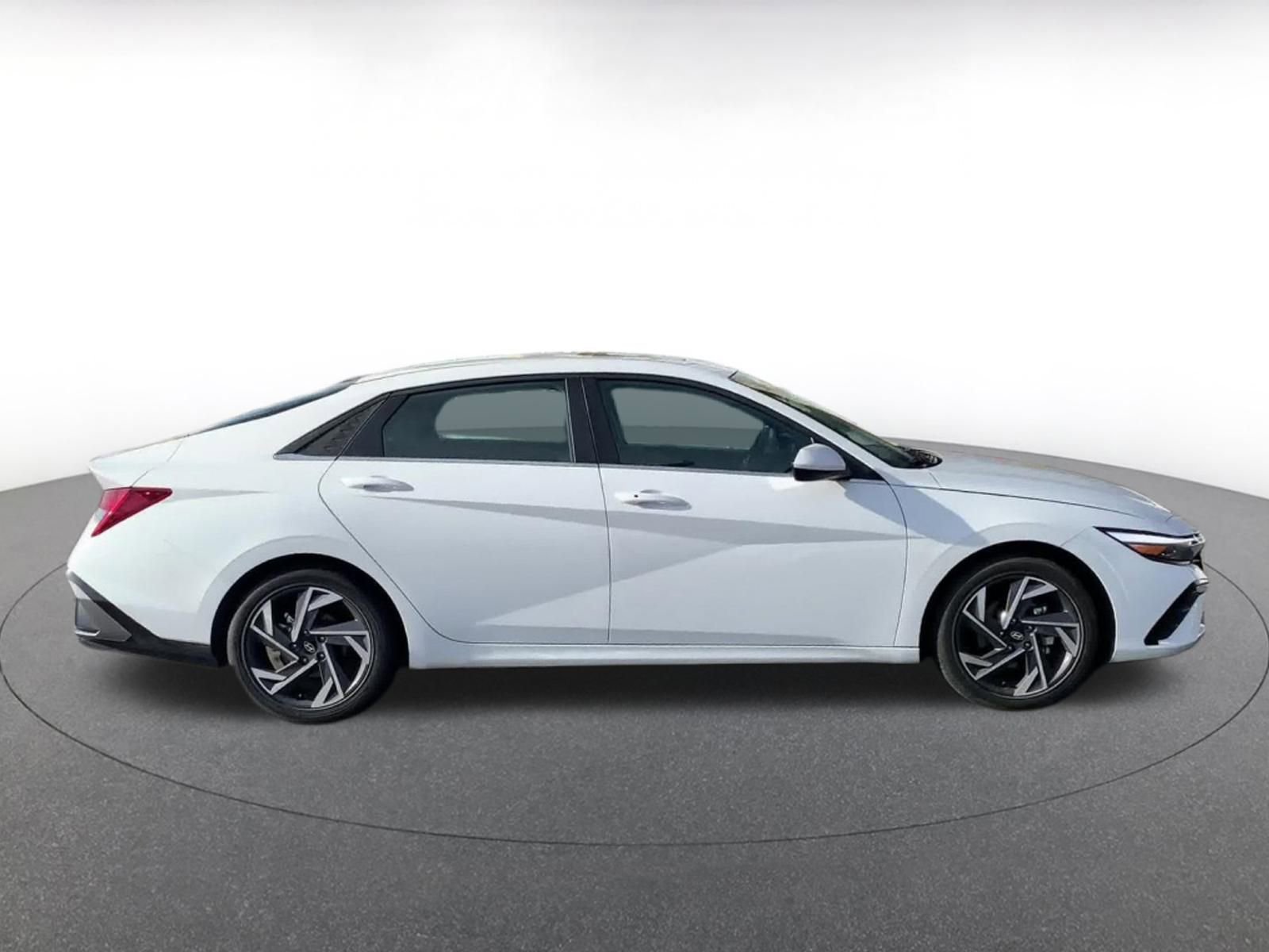 Thumbnail: 2025 Hyundai Elantra - 16