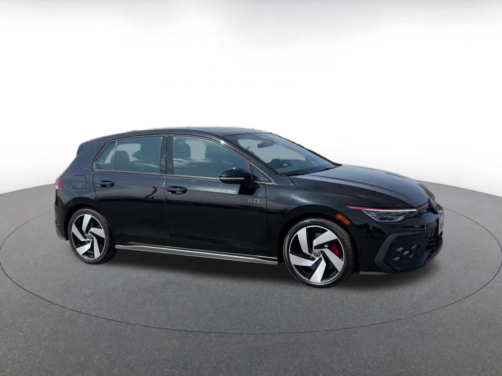 Thumbnail: 2026 Volkswagen Golf - 2