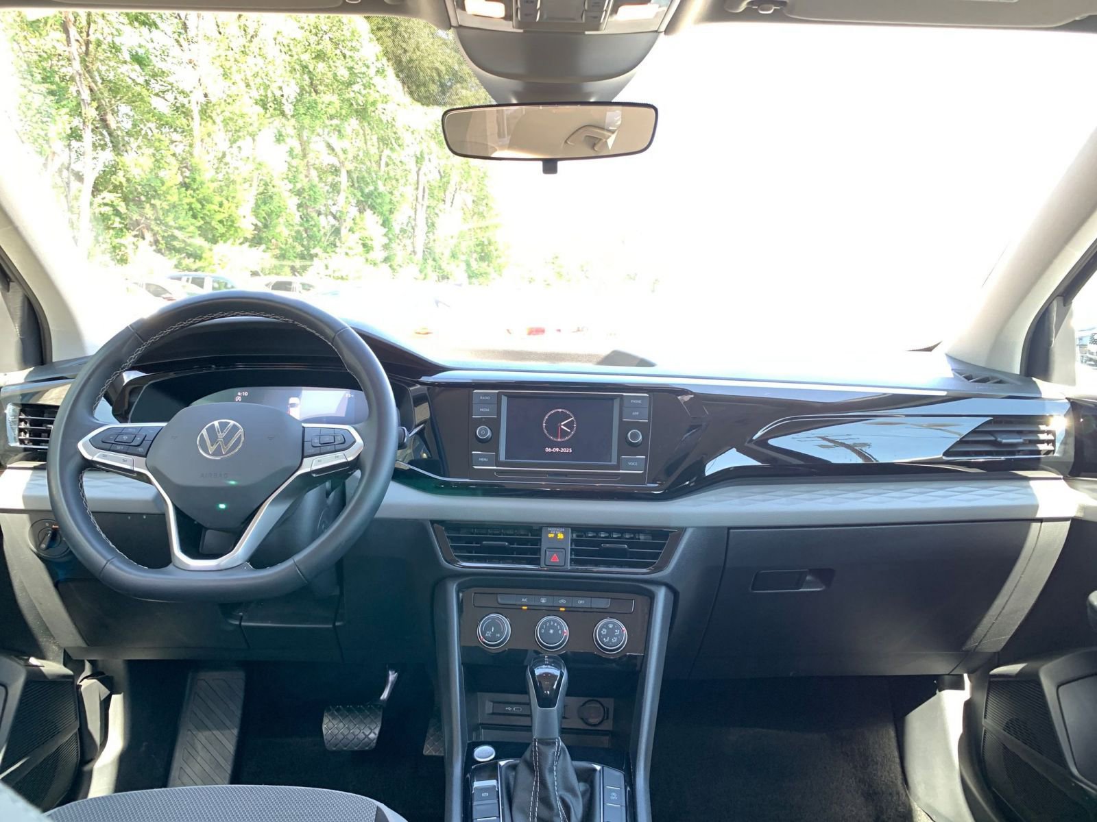 Thumbnail: 2024 Volkswagen Taos - 31