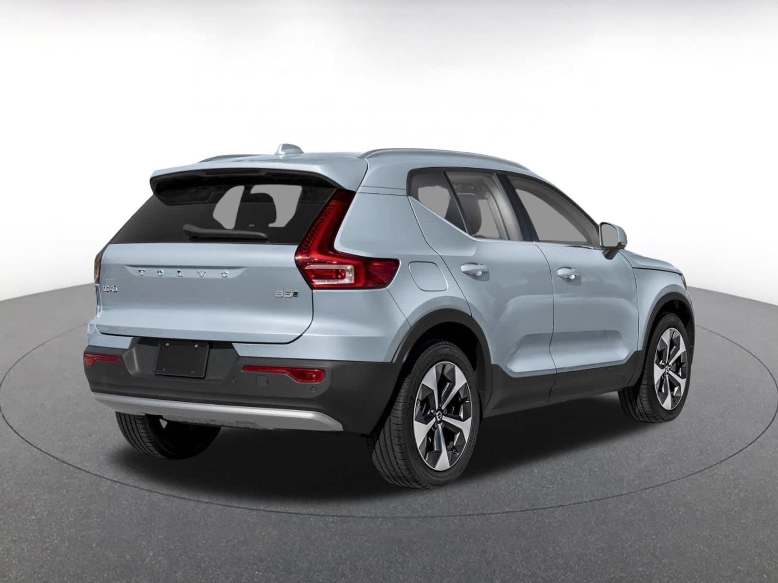 Thumbnail: 2024 Volvo XC40 - 2