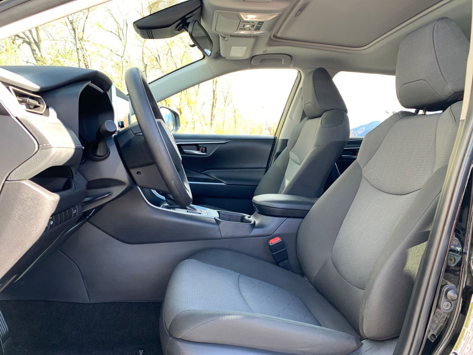 Thumbnail: 2025 Toyota RAV4 - 27