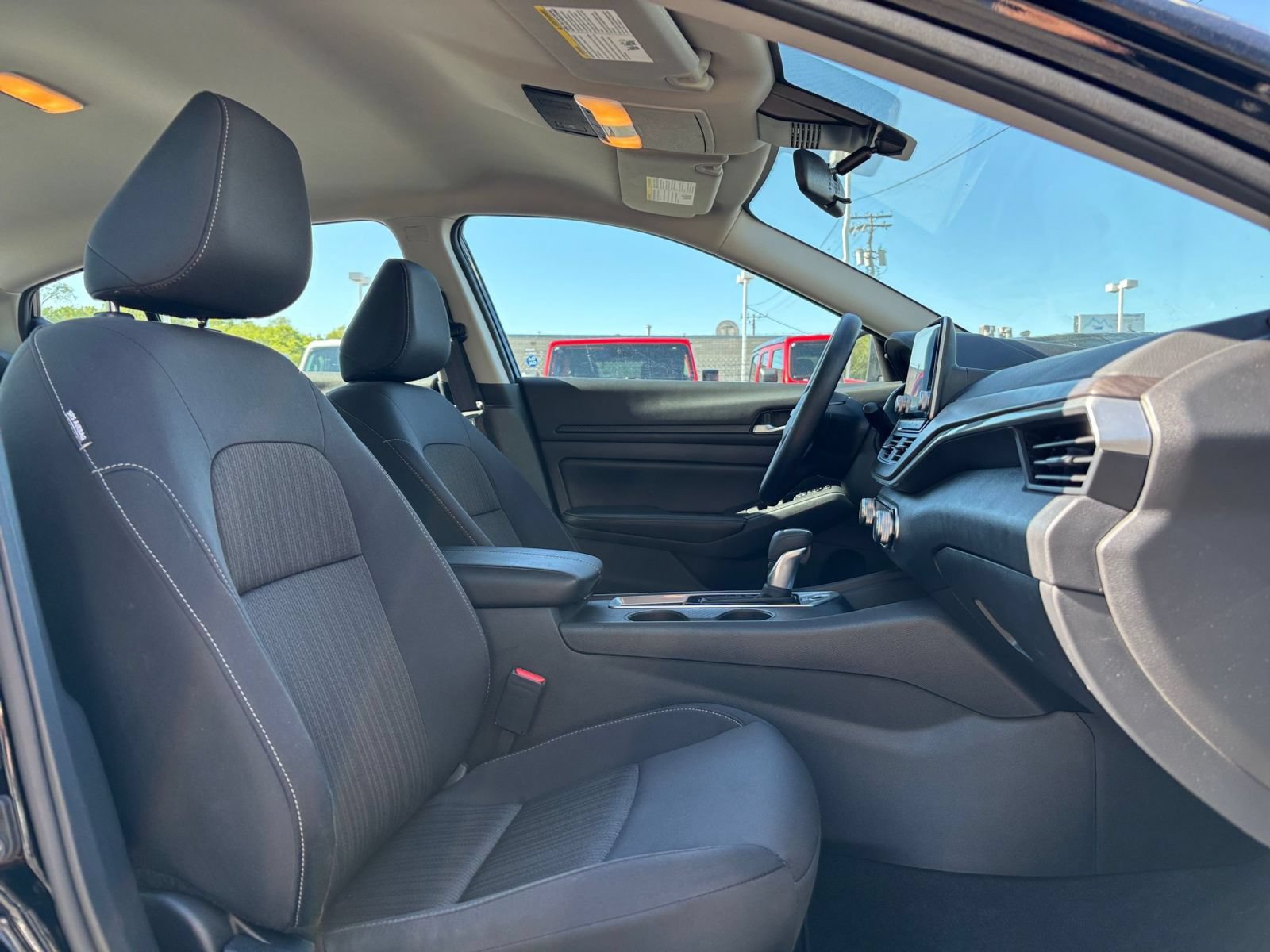 Thumbnail: 2025 Nissan Altima - 32