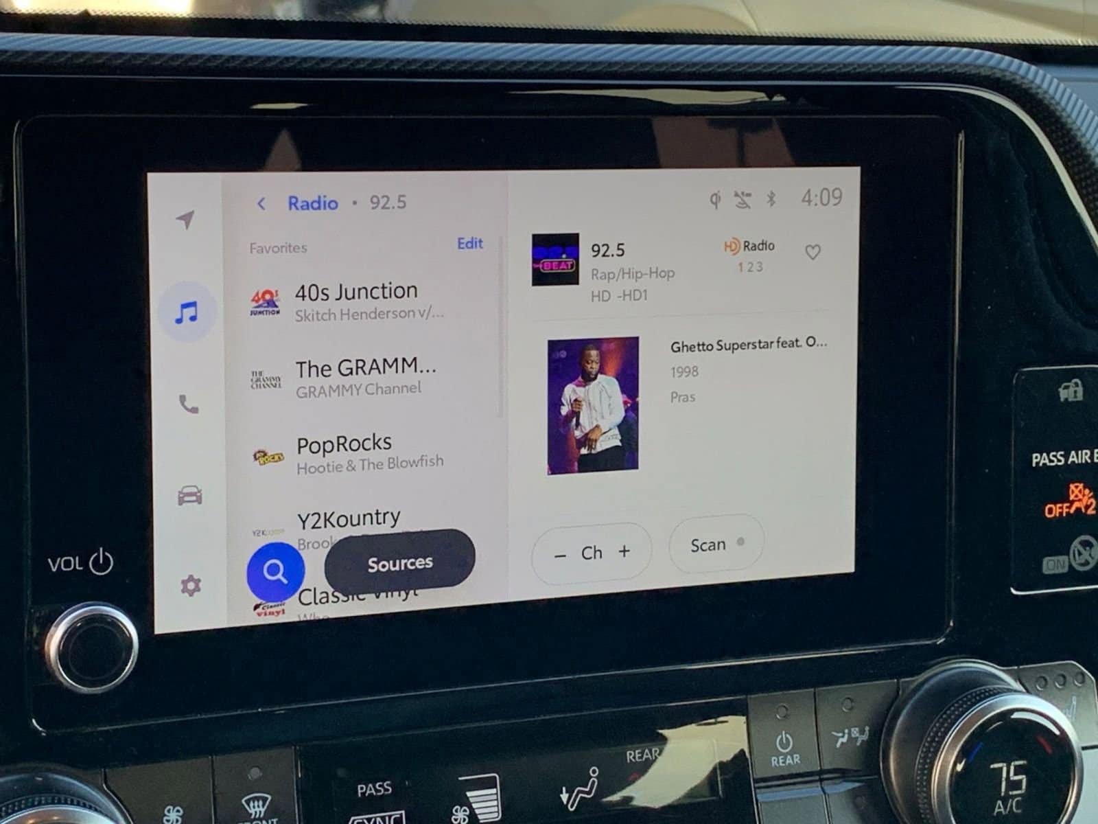 Thumbnail: 2025 Toyota Highlander - 22