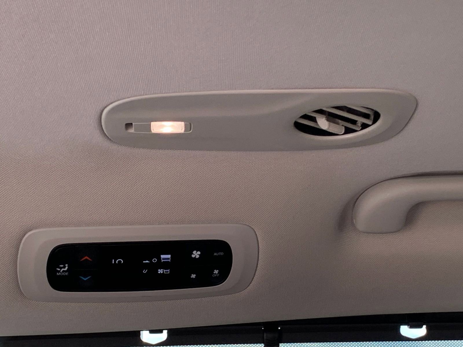Thumbnail: 2024 Chrysler Pacifica - 25