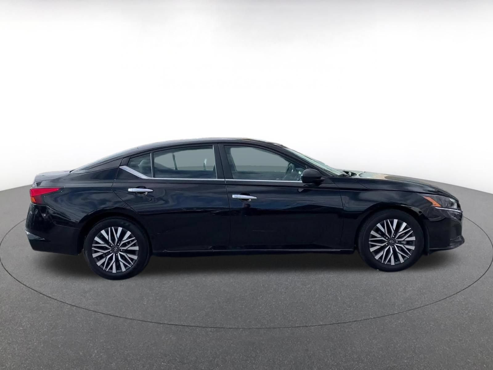 Thumbnail: 2025 Nissan Altima - 13