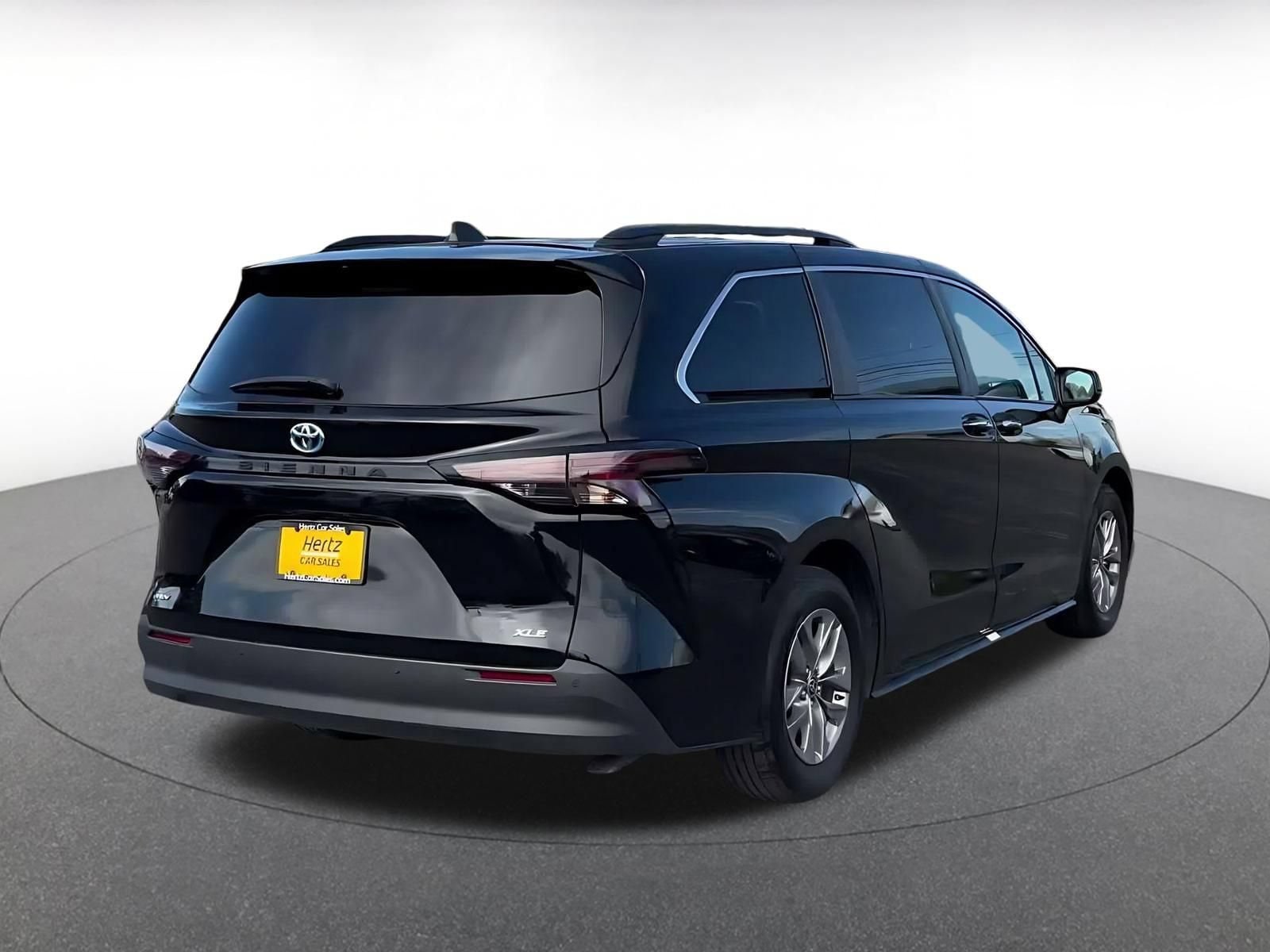 Thumbnail: 2025 Toyota Sienna - 13