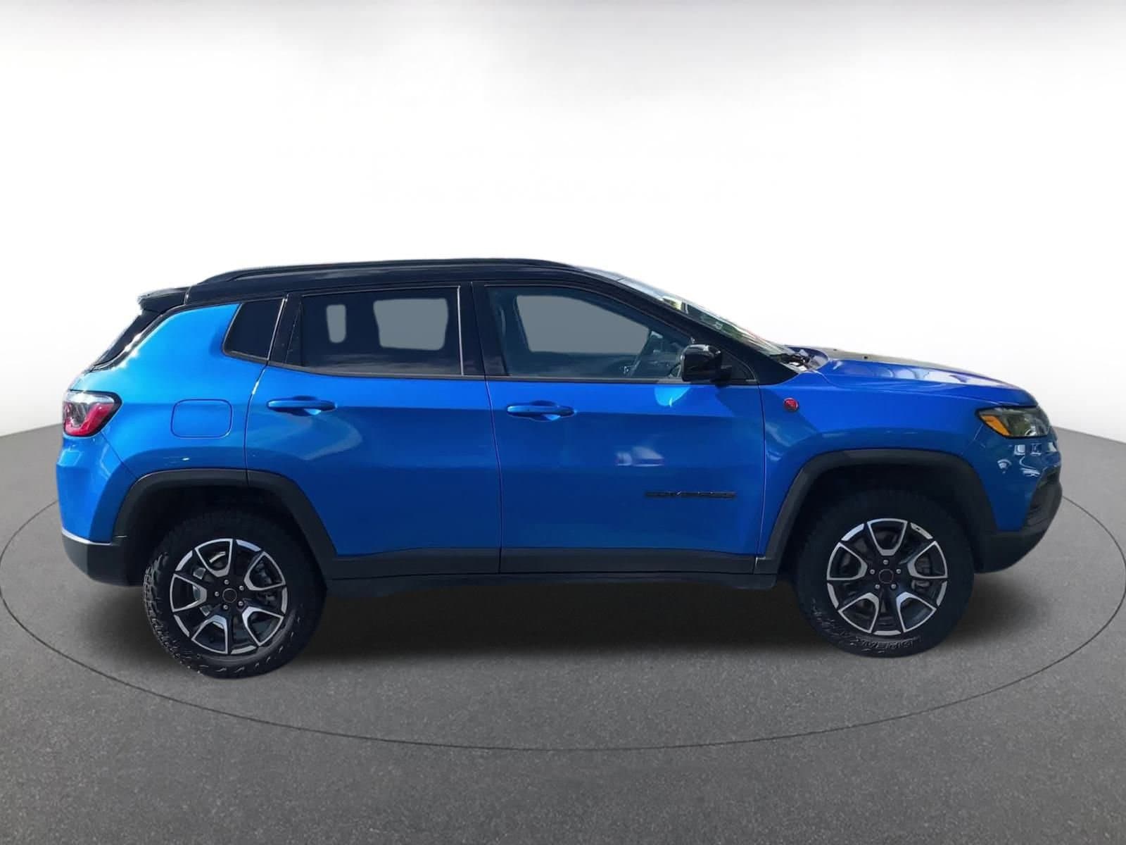 Thumbnail: 2025 Jeep Compass - 16