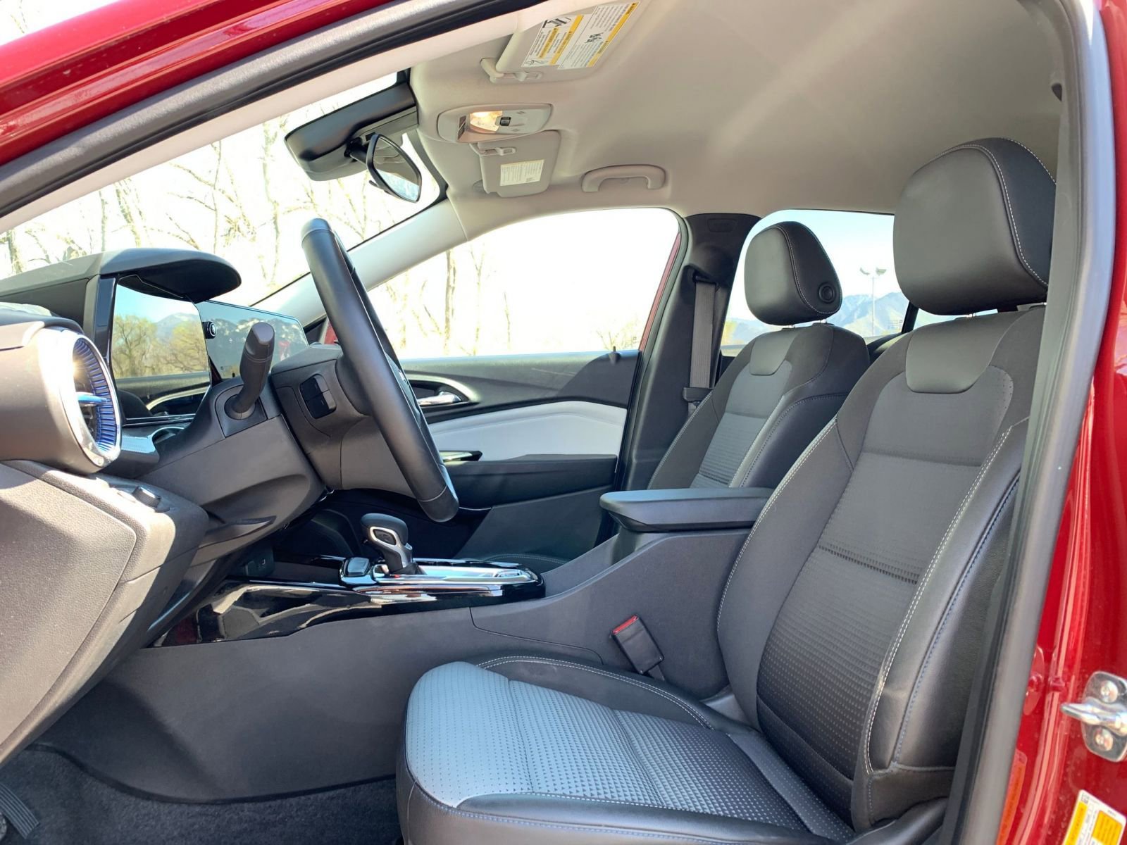 Thumbnail: 2025 Chevrolet Trax - 25