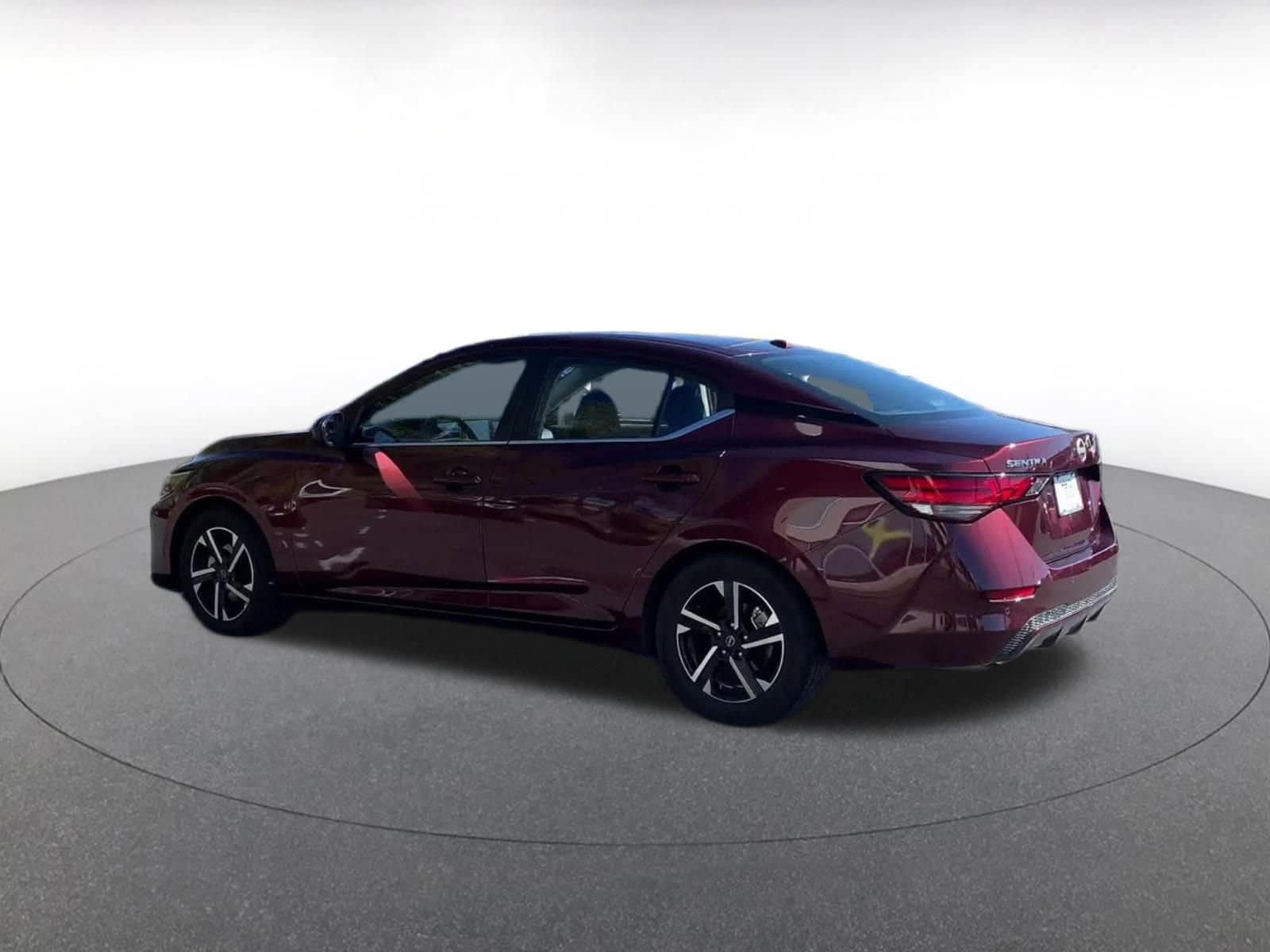 Thumbnail: 2025 Nissan Sentra - 10