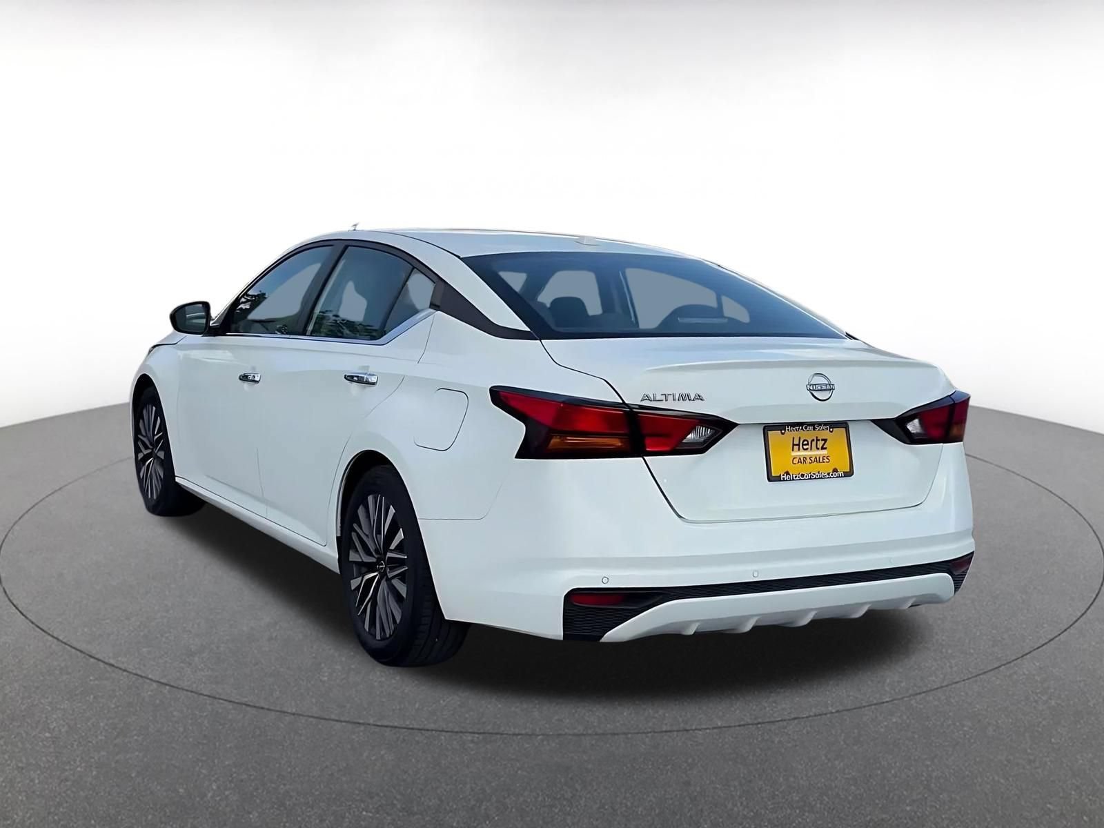 Thumbnail: 2025 Nissan Altima - 9