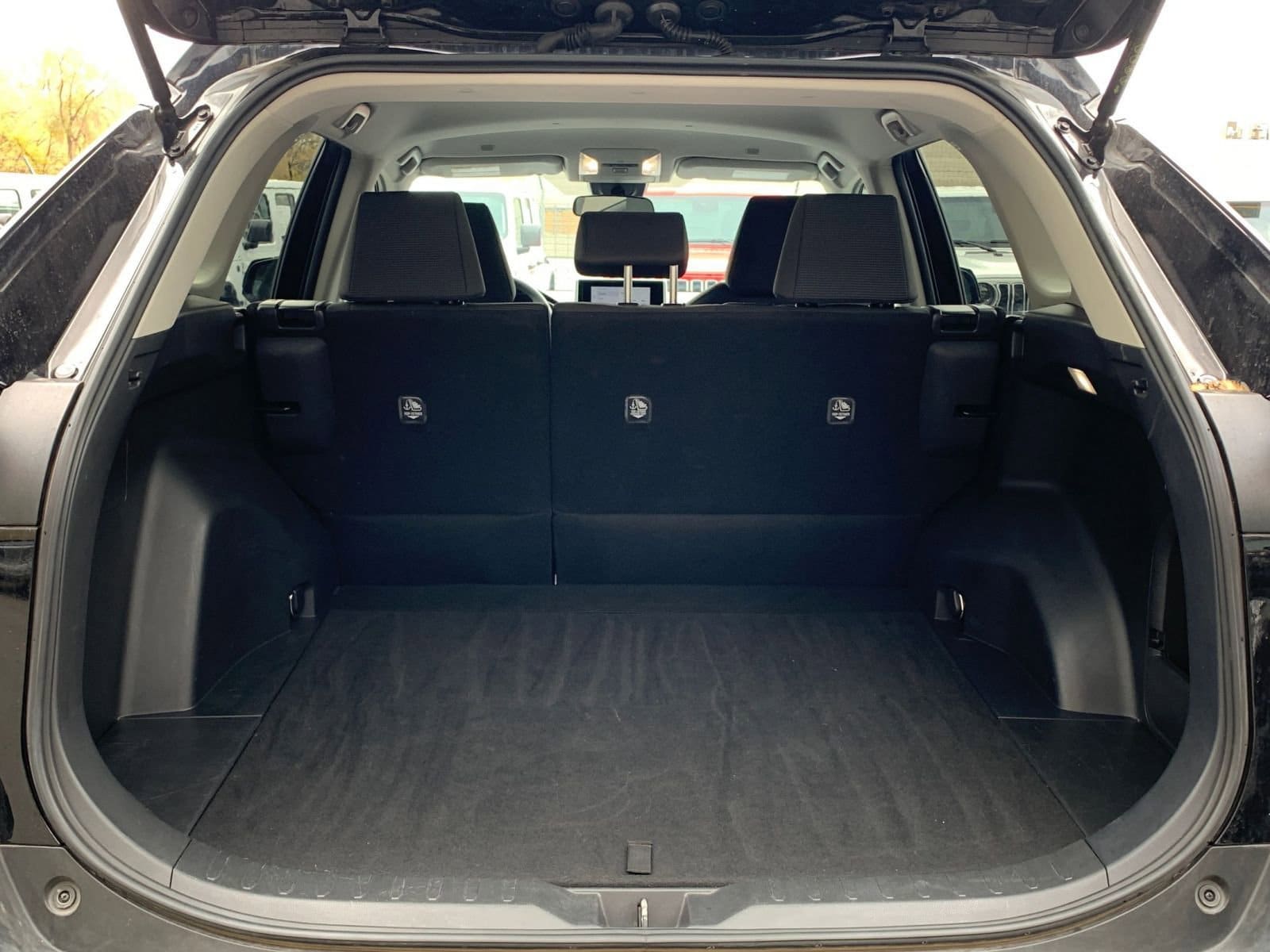 Thumbnail: 2025 Toyota RAV4 - 30