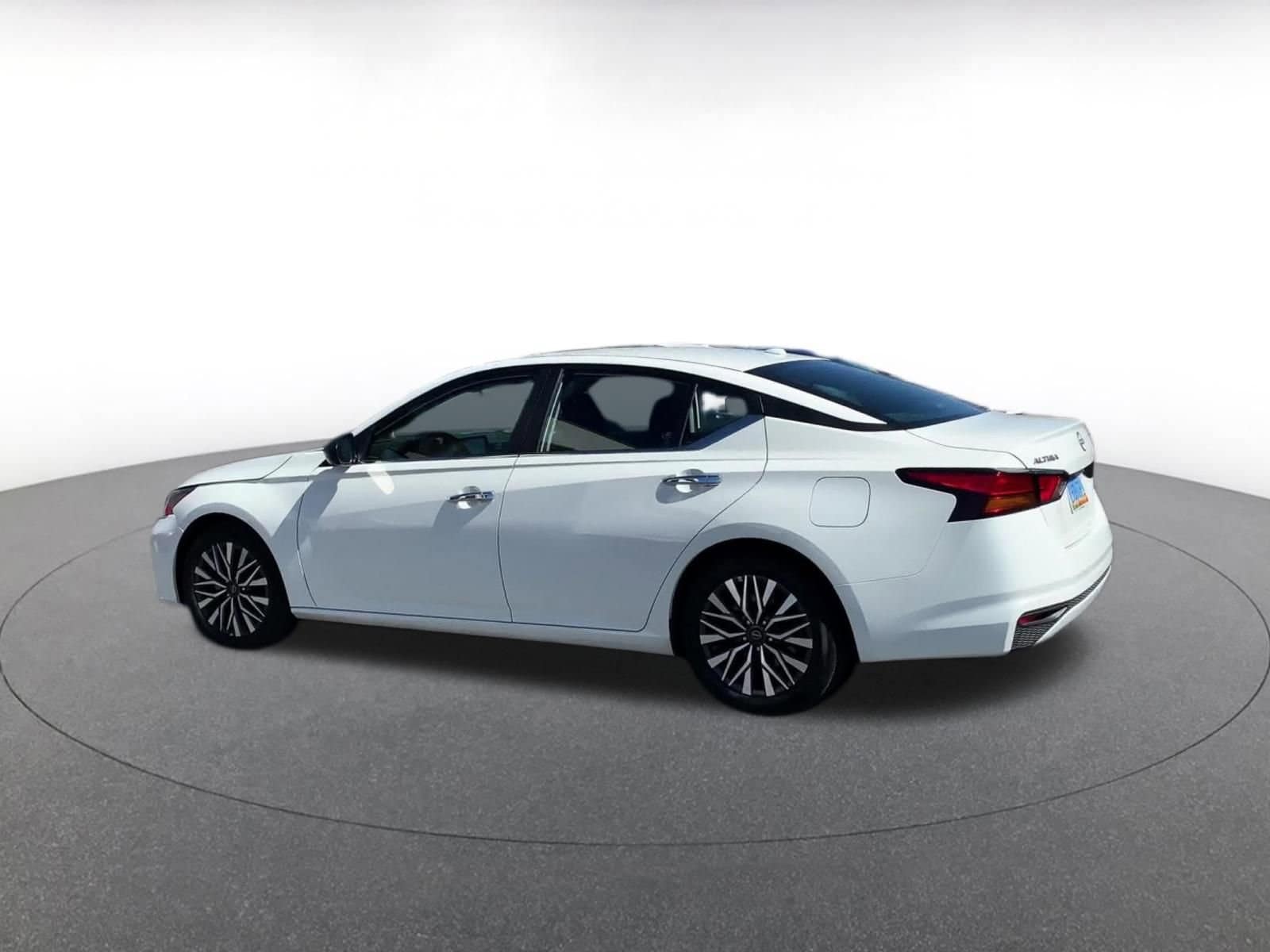 Thumbnail: 2025 Nissan Altima - 10