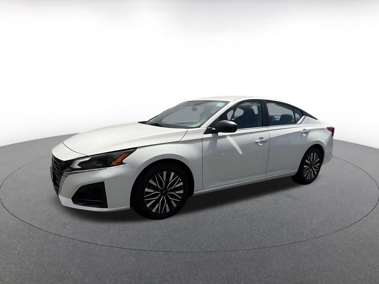Thumbnail: 2025 Nissan Altima - 6