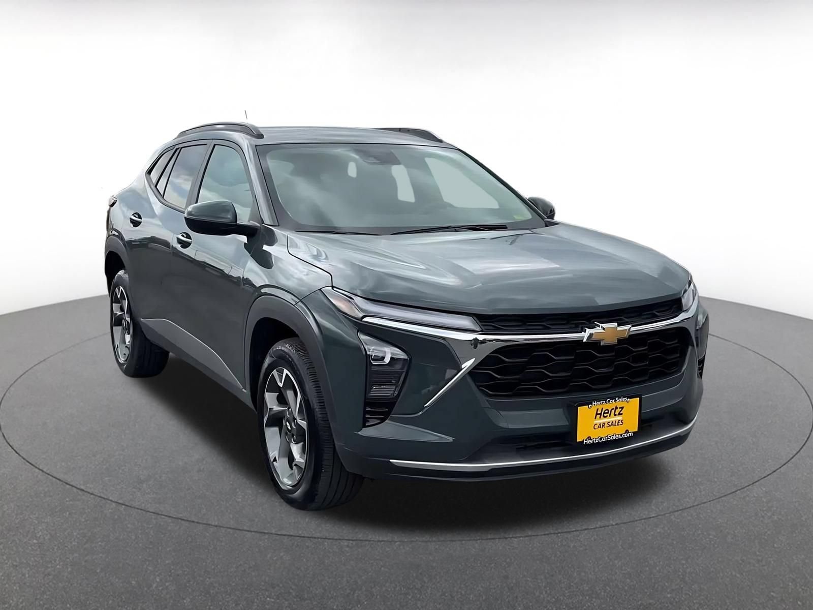Thumbnail: 2025 Chevrolet Trax - 3