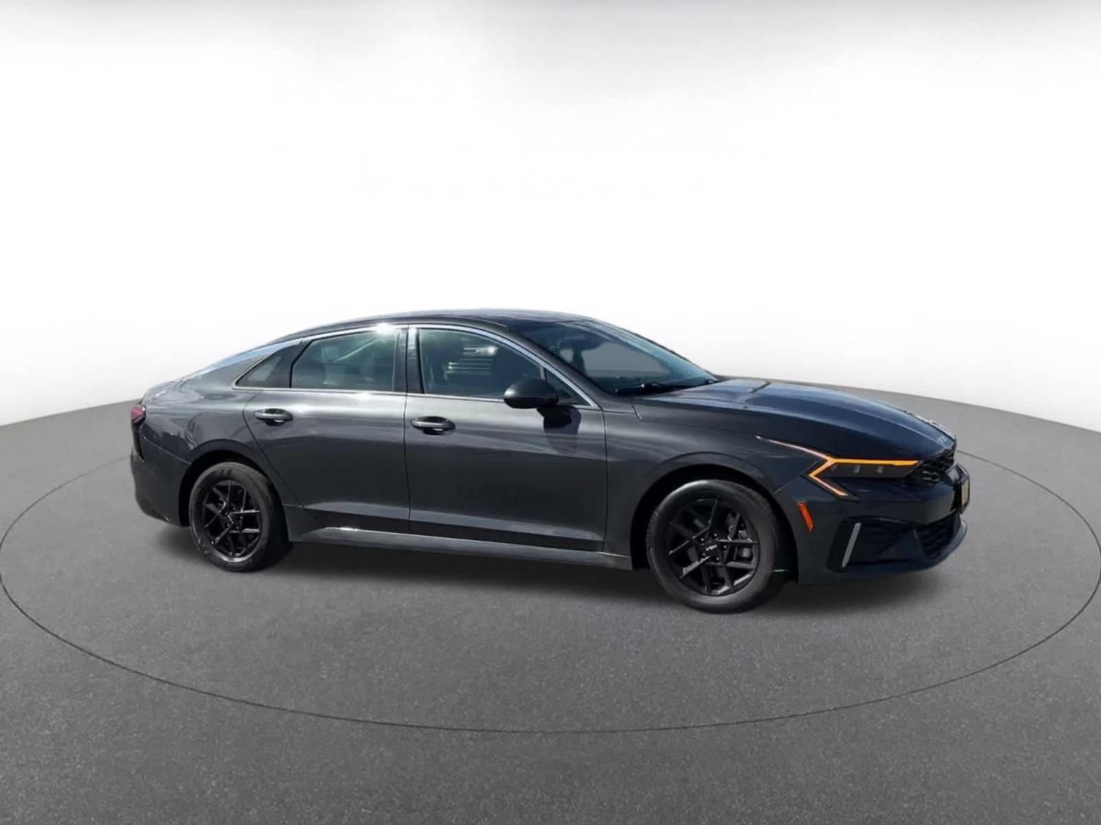 Thumbnail: 2025 Kia K5 - 2