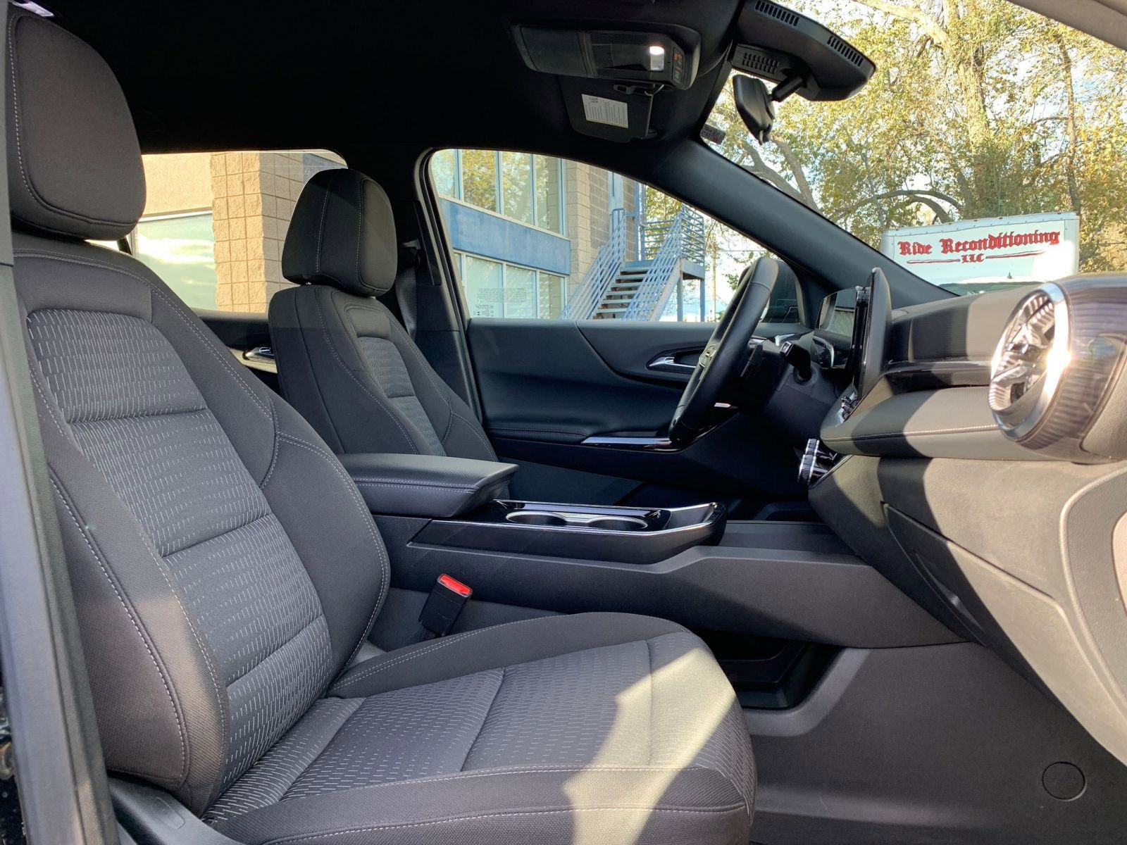 Thumbnail: 2025 Chevrolet Equinox - 35