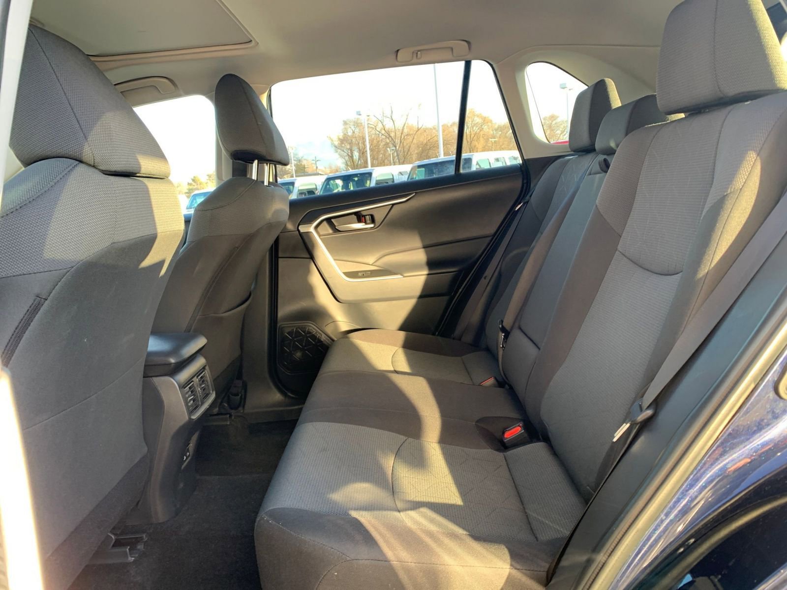 Thumbnail: 2025 Toyota RAV4 - 25