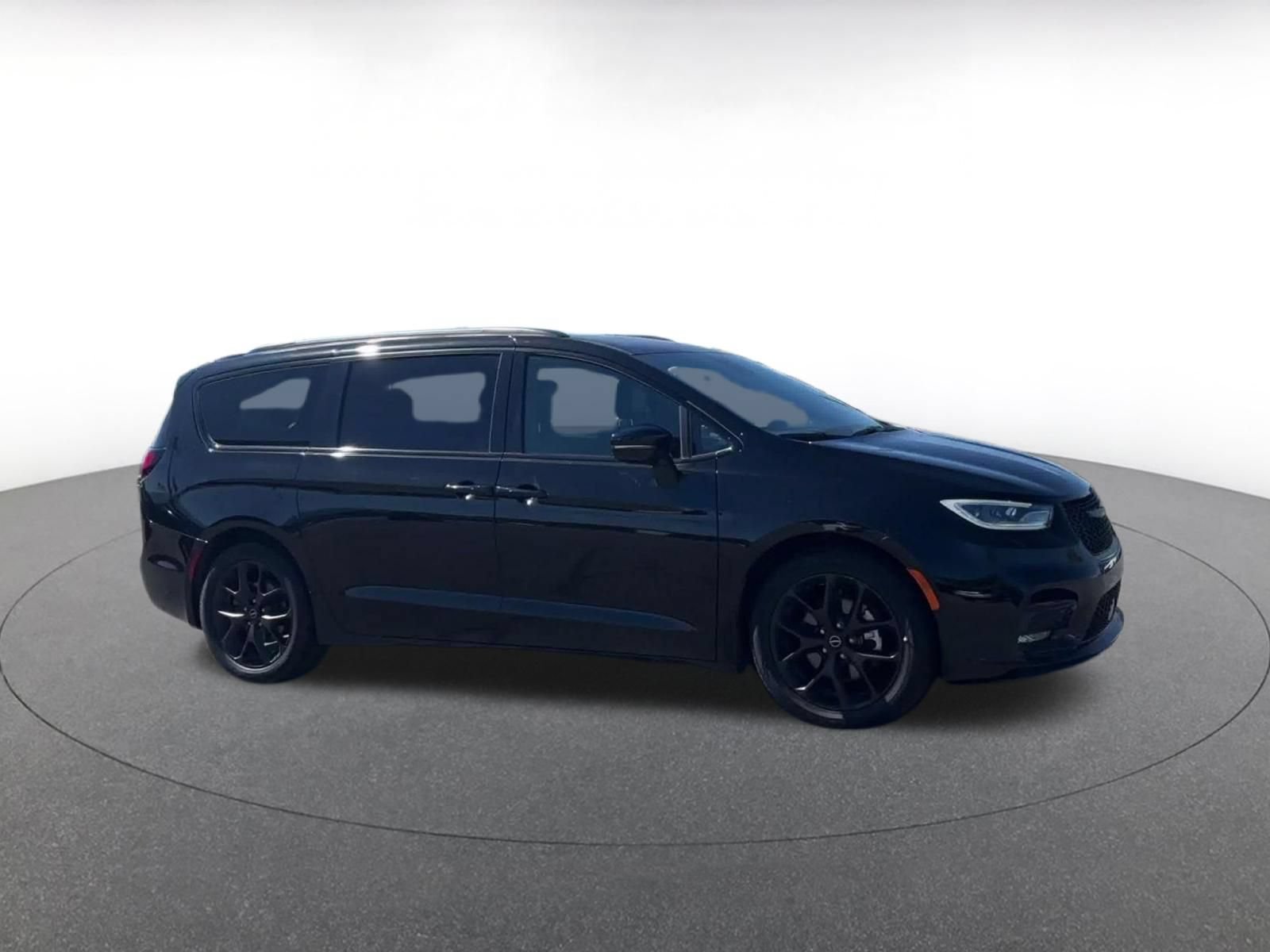 Thumbnail: 2025 Chrysler Pacifica - 2