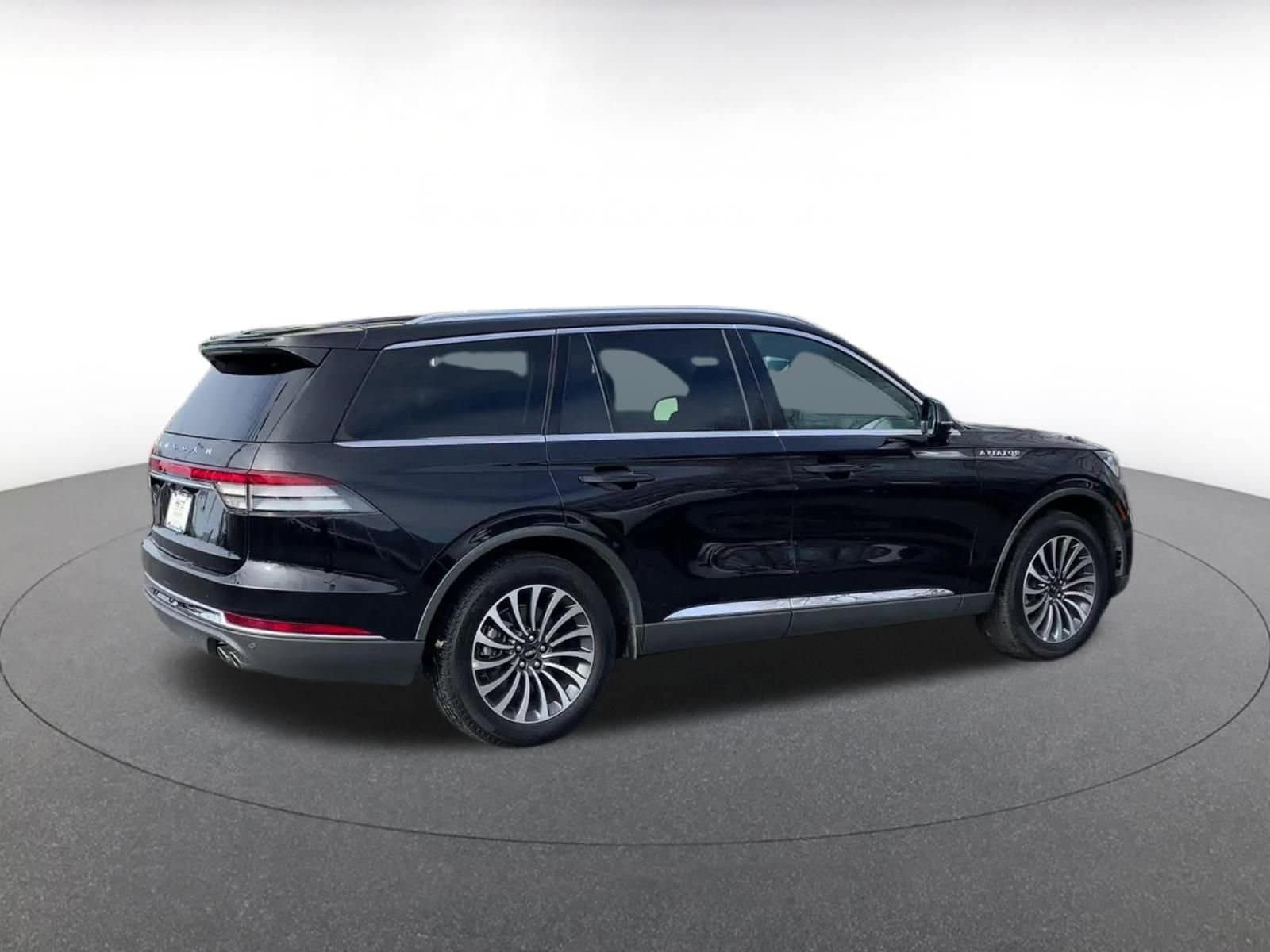Thumbnail: 2024 Lincoln Aviator - 15