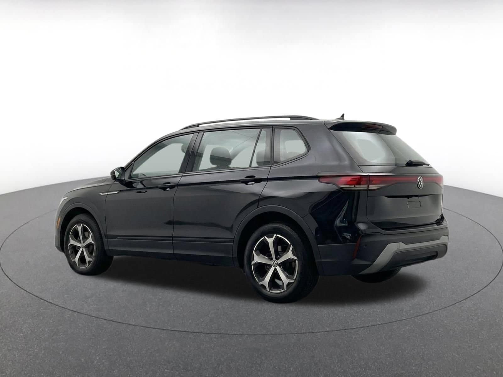 Thumbnail: 2026 Volkswagen Tiguan - 5